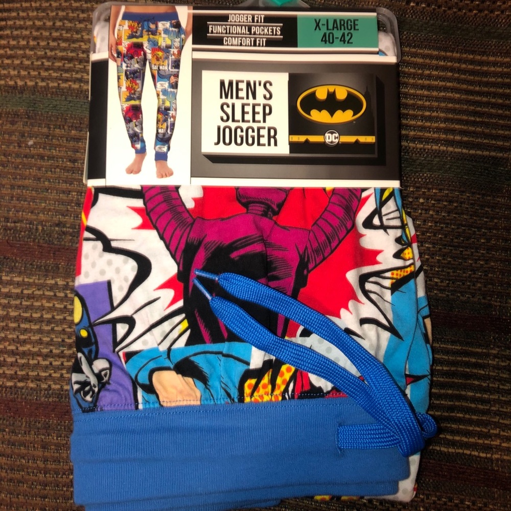 🎉HOST PICK🎉NWT DC Comics Batman Comic Joggers - Picture 5 of 5